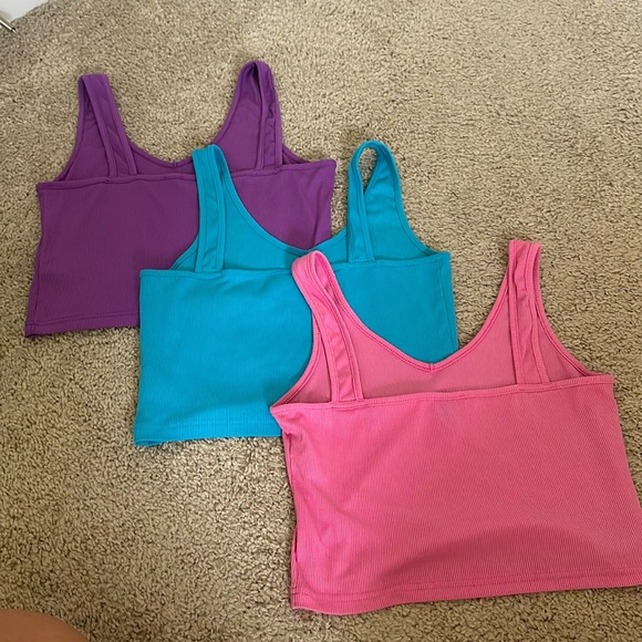 pack of three cropped tanks - Picture 2 of 2